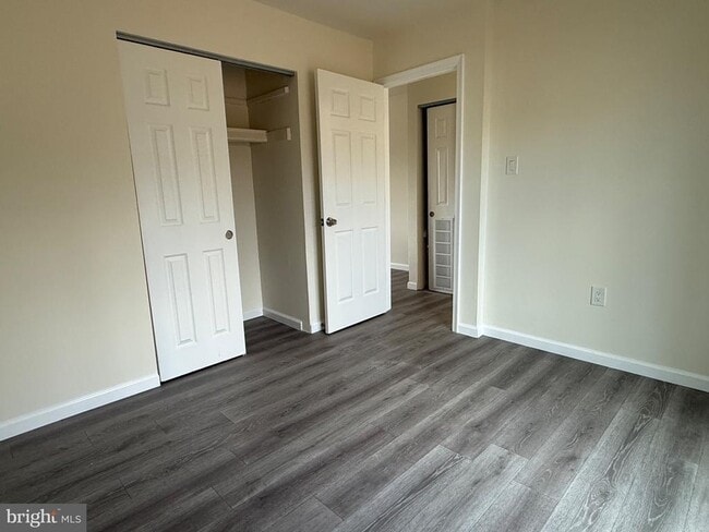 Building Photo - 14 1/2-12 Verdi Cir