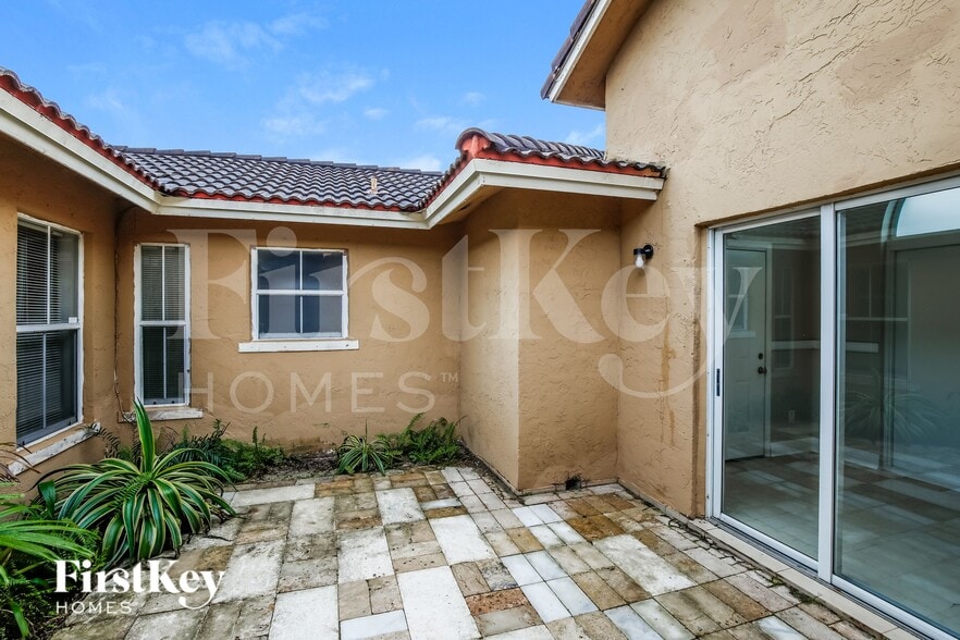 Building Photo - 17023 SW 149th Pl