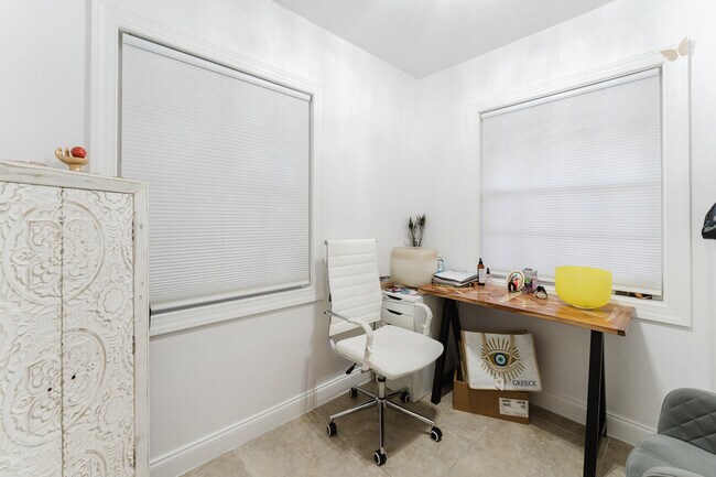 Building Photo - 700 E Palmetto Park Rd