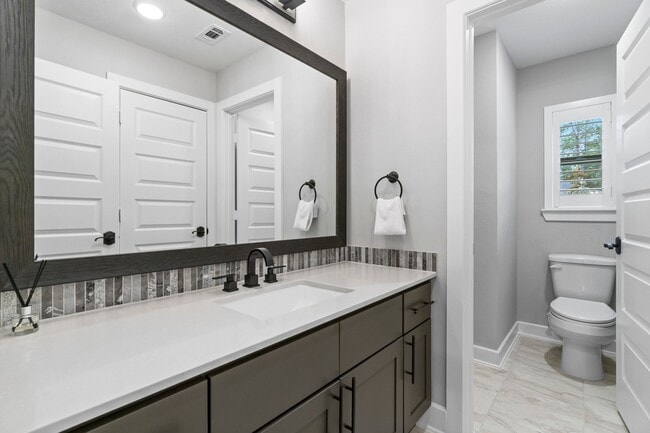 Building Photo - 109 Bronze Peak Ct