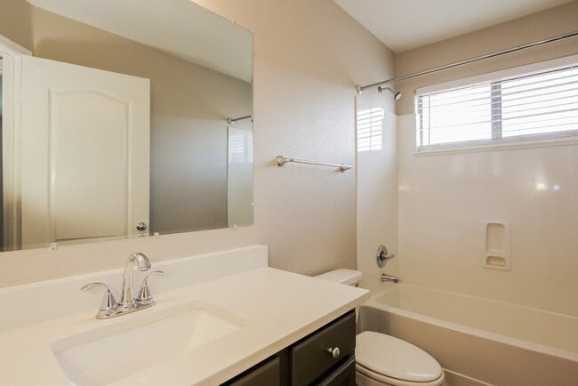 Building Photo - 4538 W Fawn Dr