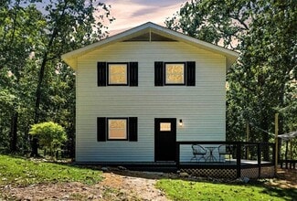 Building Photo - 96 Collins Rd