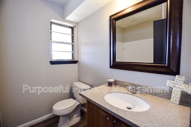 Building Photo - 1208 Cathy Ln