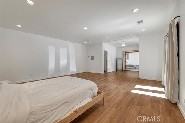 Building Photo - 11159 La Maida St