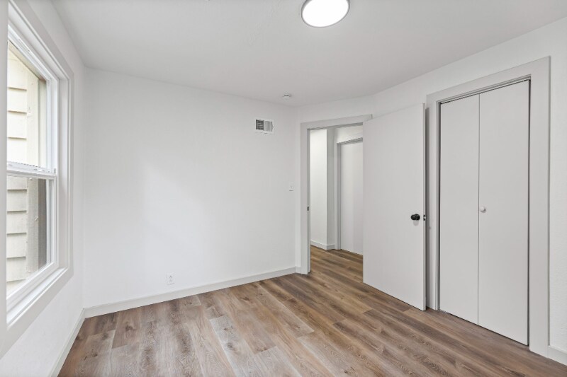Building Photo - 4407 S Ocheltree St