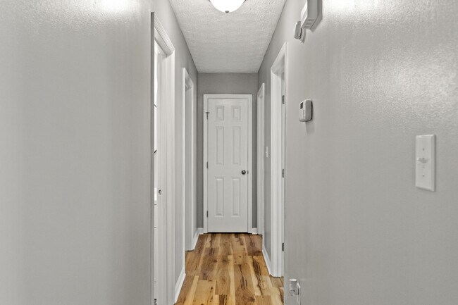 Building Photo - 1060 Butler Dr