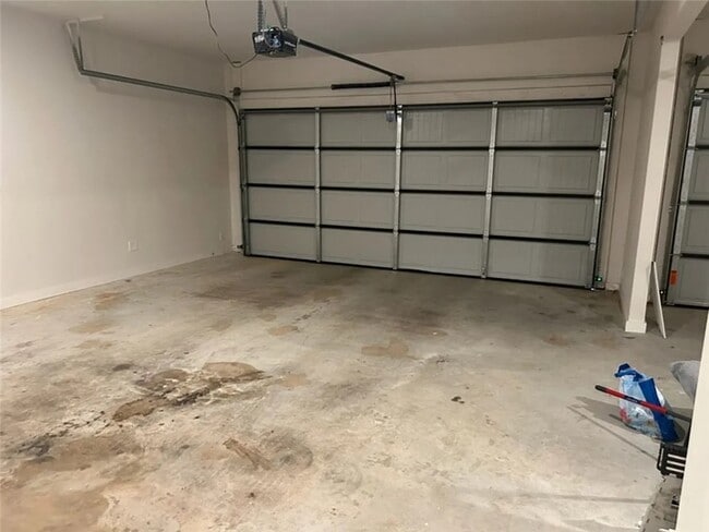 Building Photo - 1141 Red Maple St
