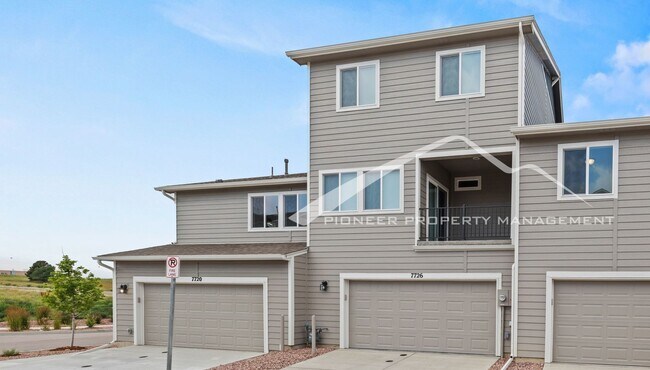 Building Photo - Modern 3-Bed + Office. Multi-Level Townhou...