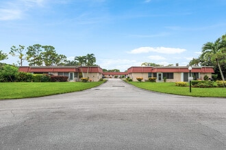 Building Photo - 687 Marlboro Oval