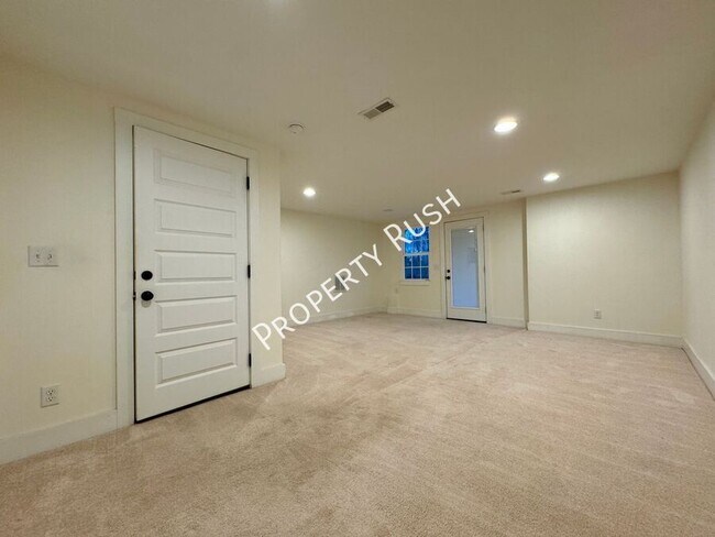 Building Photo - 6477 Olin Ln