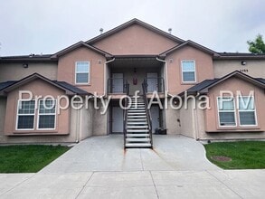 Building Photo - 1055 W Pine Ave