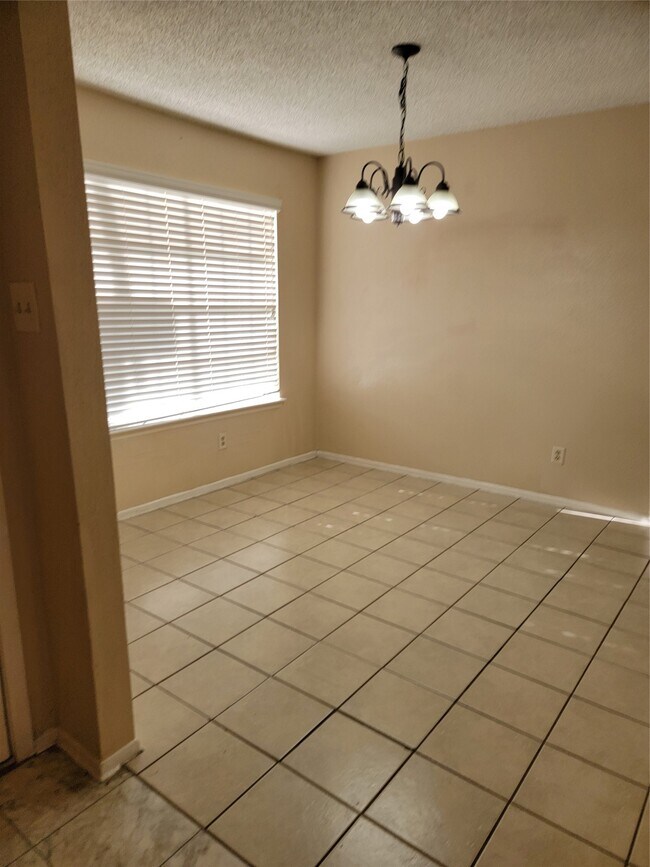 Building Photo - 6707 Loch Bruceray Dr