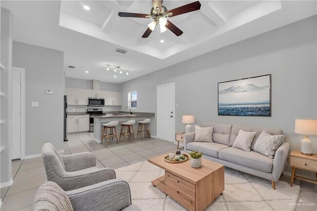 Building Photo - 13 Paola St