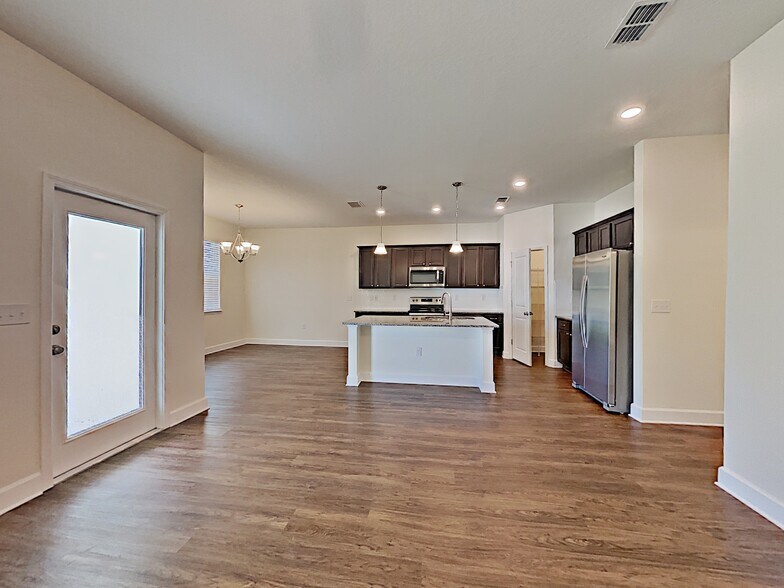 Building Photo - 1022 Walden Oaks Pl