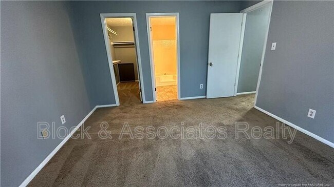 Building Photo - 1800 Tryon Dr