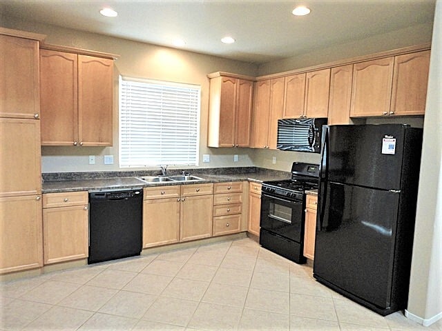 Building Photo - 5530 Sun Prairie St