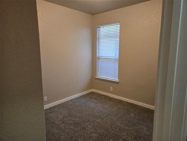 Building Photo - 12127 Medina Ml