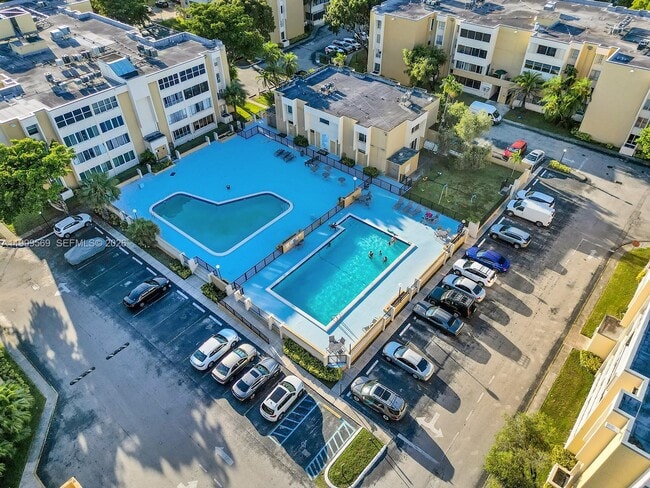 Building Photo - 6841 SW 147th Ave