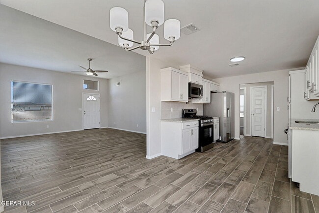 Building Photo - 841 Paseo Drusy Pl