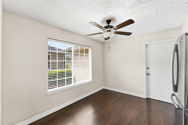 Building Photo - 3415 Honey Creek Dr
