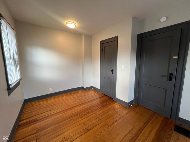 Building Photo - 154 S 9th Ave