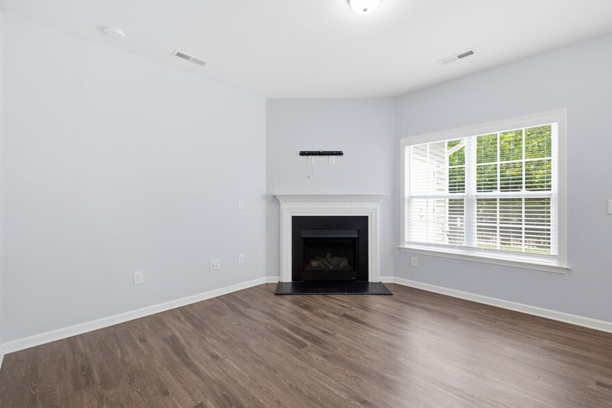 Building Photo - 117 Wellons Creek Dr