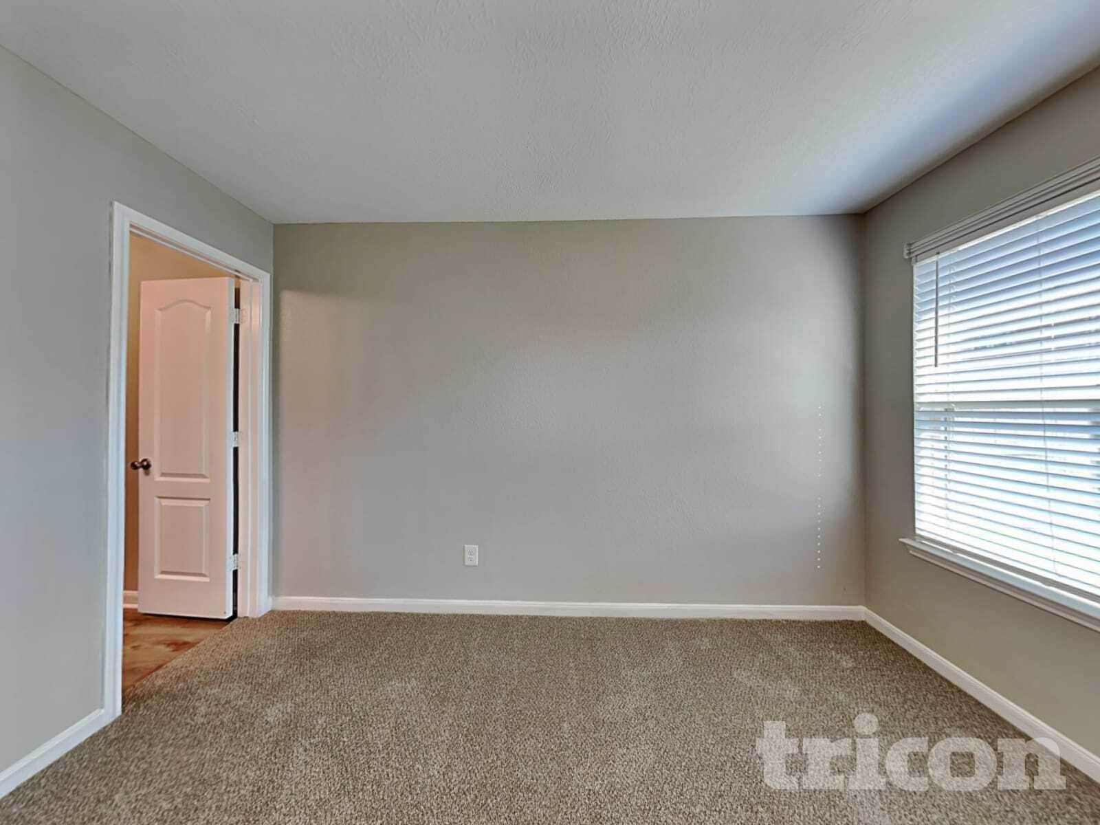 Building Photo - 20660 Dunrobin Dr