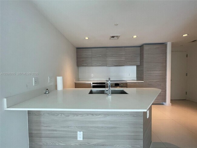 Building Photo - 1300 S Miami Ave