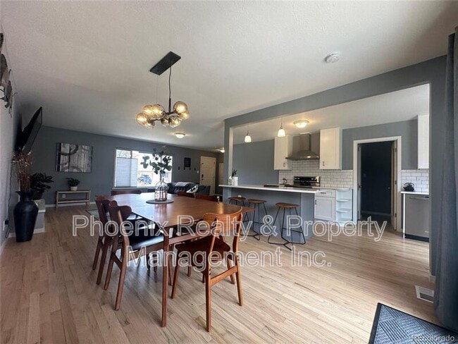 Building Photo - 4000 Darley Ave