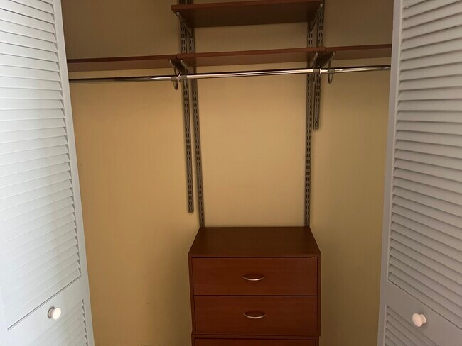 Building Photo - 1815 S Olive Ave