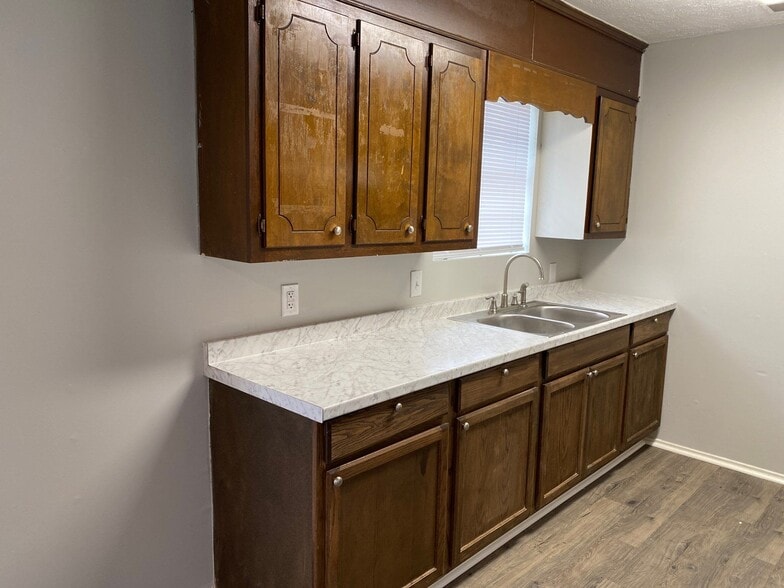 Building Photo - 4 Susan Cv