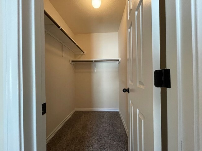 Building Photo - Townhome for rent