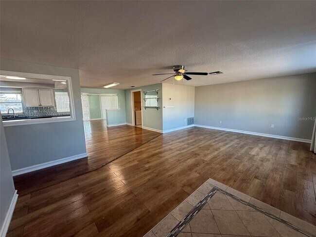 Building Photo - 121 Carlisle Ave NW