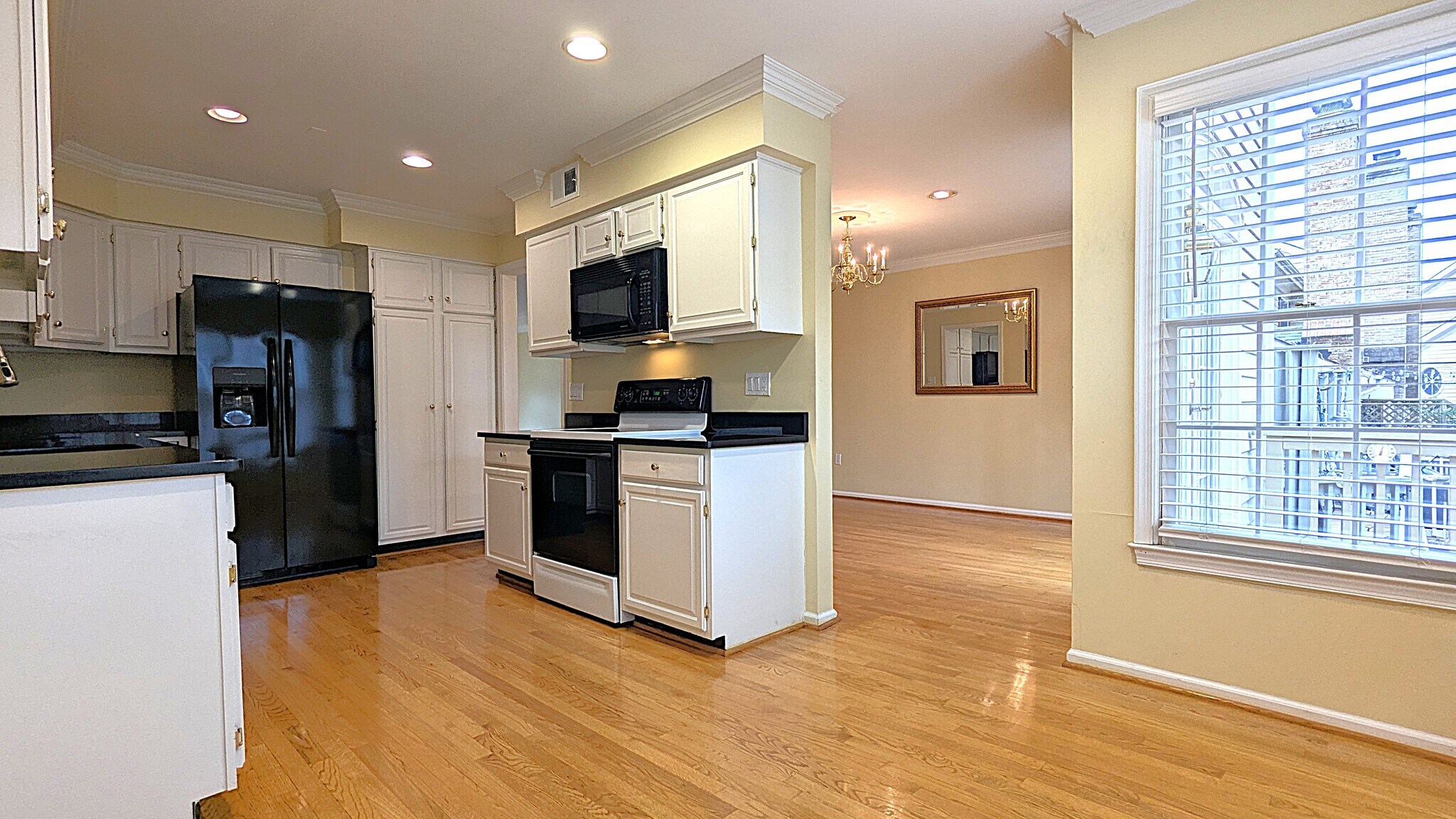 Building Photo - 1379 Heritage Oak Way