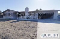 Building Photo - MOVE IN SPECIAL! 4bed/2bath house with gar...