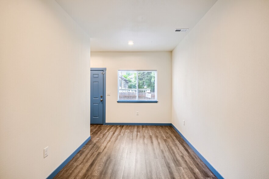 Living Room - 4783 NE 108th Ave