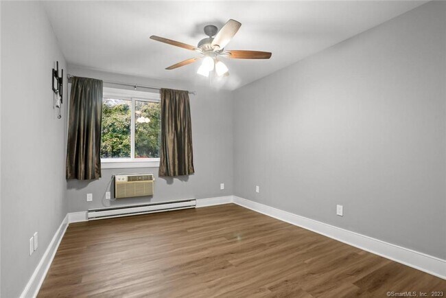 Building Photo - 255 Strawberry Hill Ave