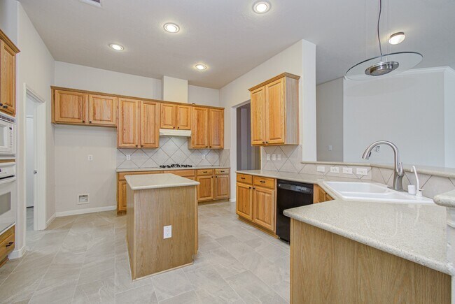 Building Photo - 17611 Emerald Garden Ln