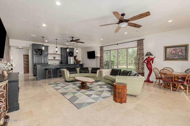 Building Photo - 7002 E Aster Dr