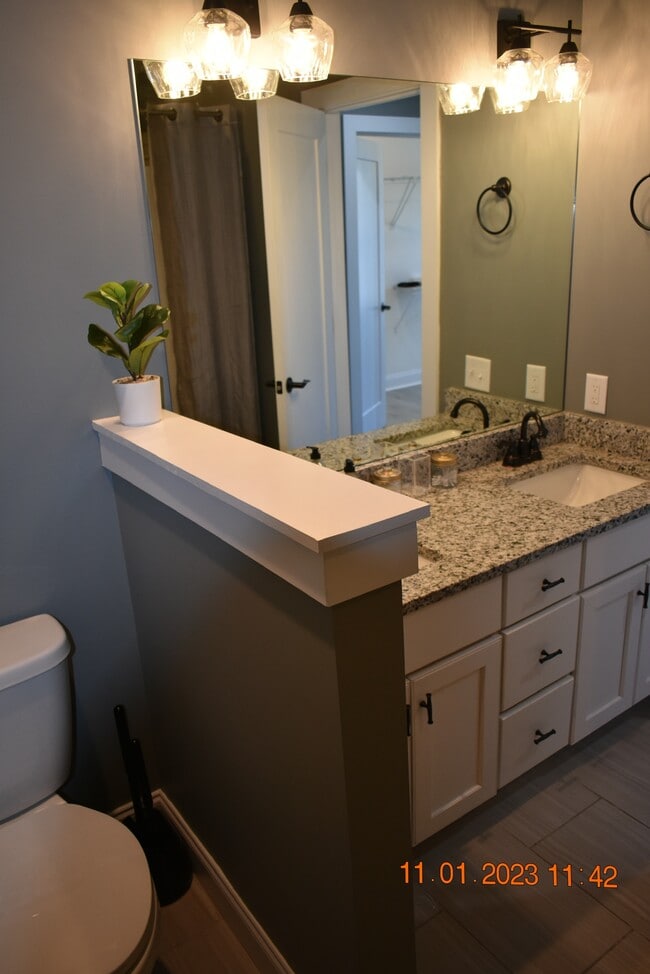 Master bath - 1732 Arbor Hills Dr SE