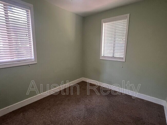 Building Photo - 6565 Arsenal St