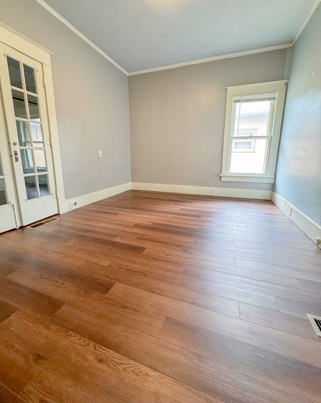 Building Photo - 2 BED/ 2 BATH SINGLE FAMILY HOME