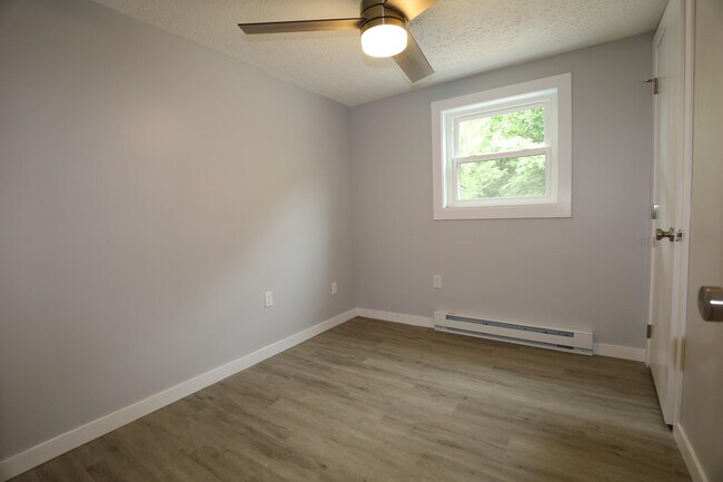 Building Photo - 1232 E Henry Clay Ave