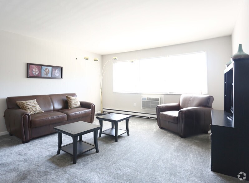 Bucks Meadow Apartments 3131 Knights Rd Bensalem PA 19020 Apartment