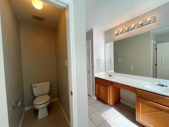 Building Photo - 2305 Bakers Way