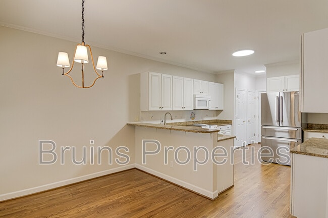 Building Photo - 8 Indigo Cove