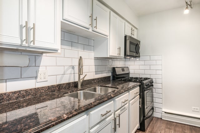 Building Photo - 6121 W Higgins Ave