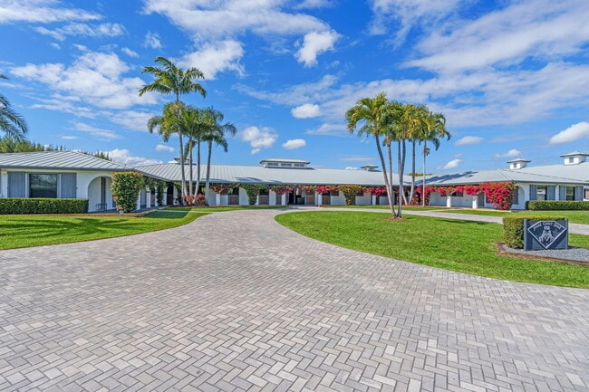 Building Photo - 13155 Southfields Rd