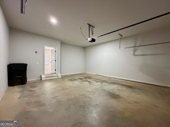 Building Photo - 121 Quail Forest Circle