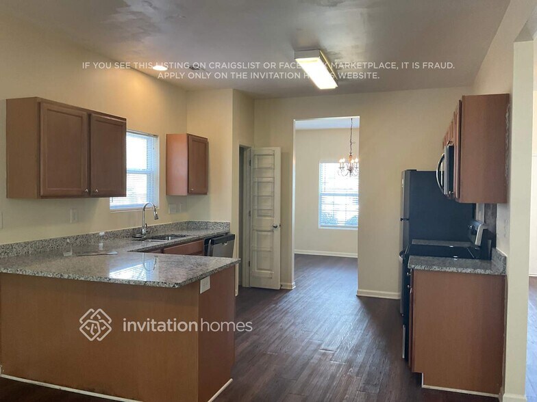 Building Photo - 911 Wind Carved Ln